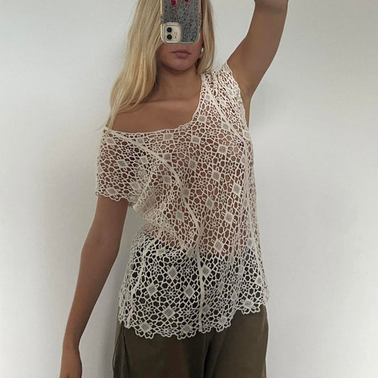 Cream crochet versatile top with a boho vibe #crochet #bohostyle