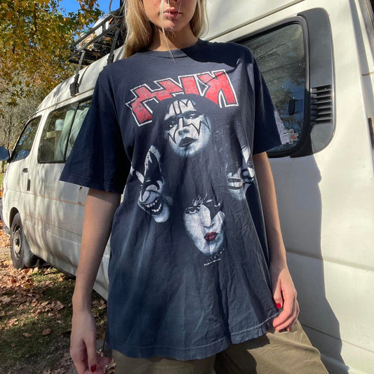 Black KISS band tee #rockmusic